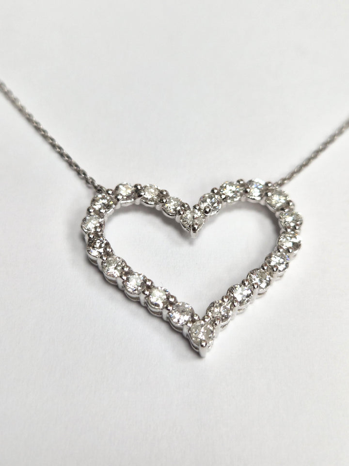 Valentine's day! Heart-Shaped 2.00ct Diamond Pendant Necklace