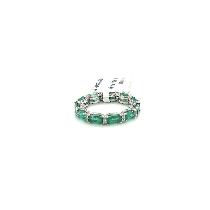 Emerald and diamond Hudson eternity band G-H/SI