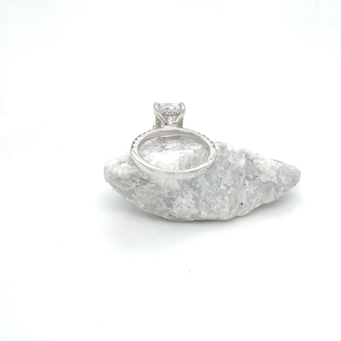 14k White Gold 3.26ct VS1-Square cushion Cut Diamond Ring with Pave Band