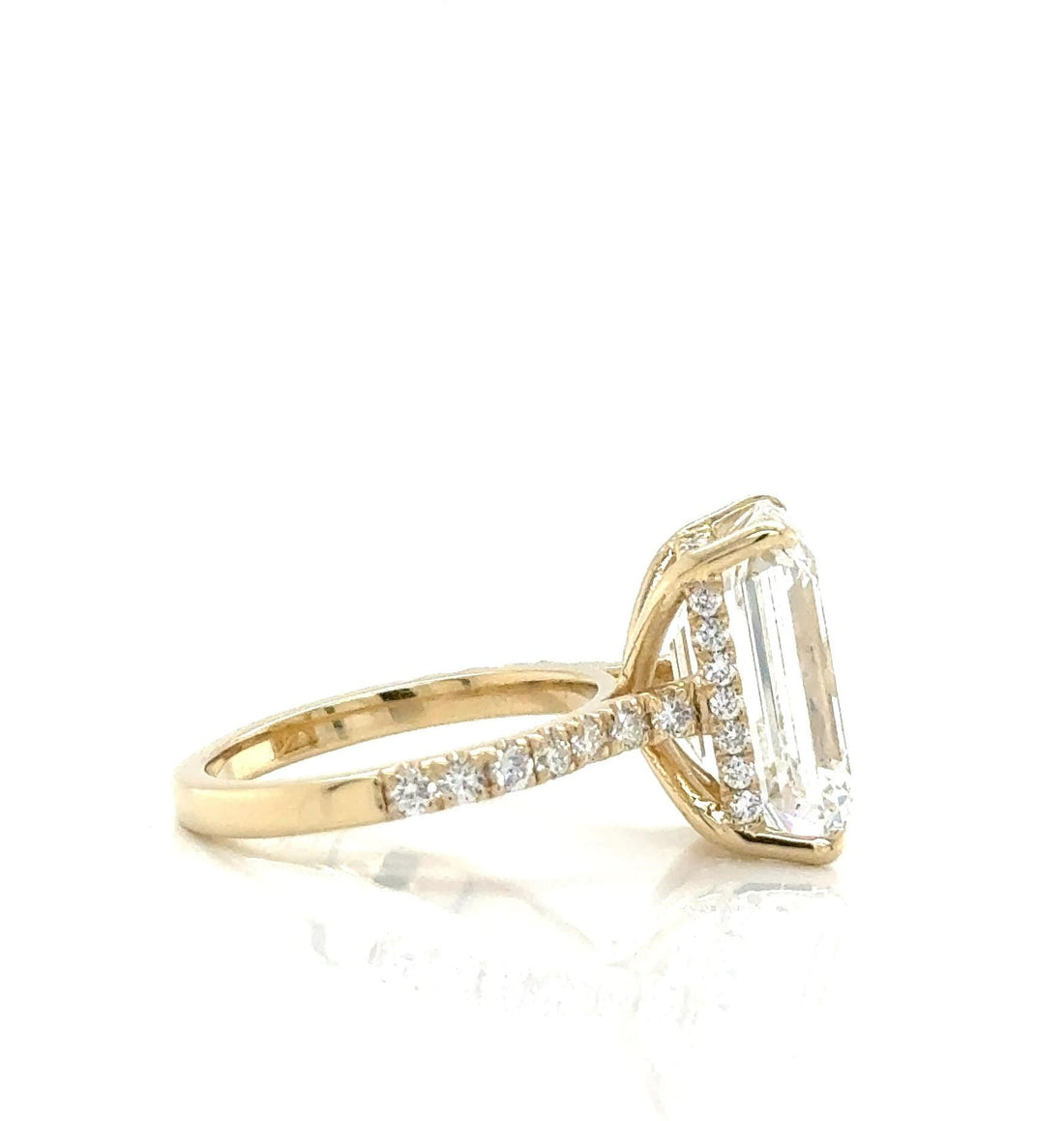 Lab-Grown 9.01ct E VS1 Emerald-Cut Diamond Ring in 14k Yellow Gold