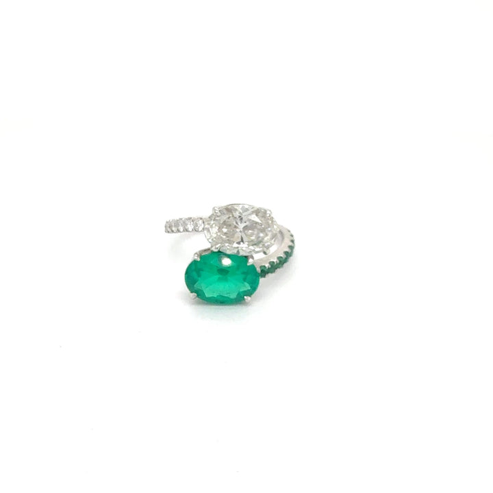 2CT Oval Lab-Grown & 1.88CT Lab-Grown Emerald “Toi et moi” Style Fashion Ring
