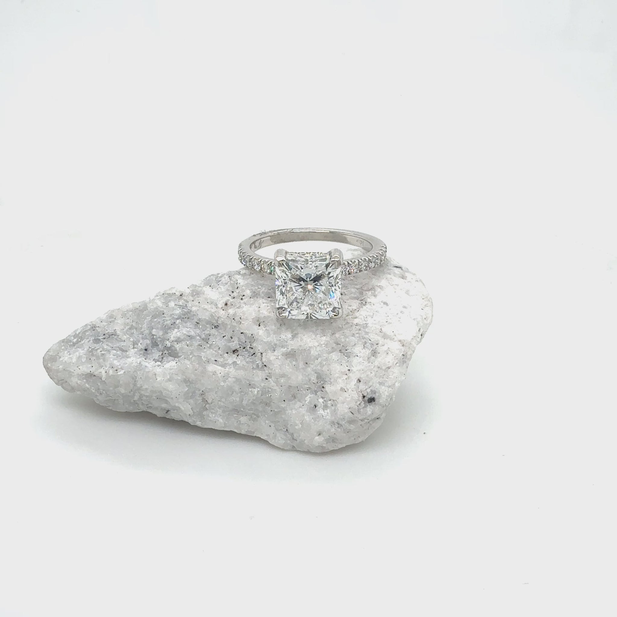 14k White Gold 3.26ct VS1-Square cushion Cut Diamond Ring with Pave Band
