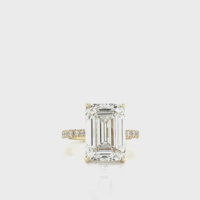 Lab-Grown 9.01ct E VS1 Emerald-Cut Diamond Ring in 14k Yellow Gold
