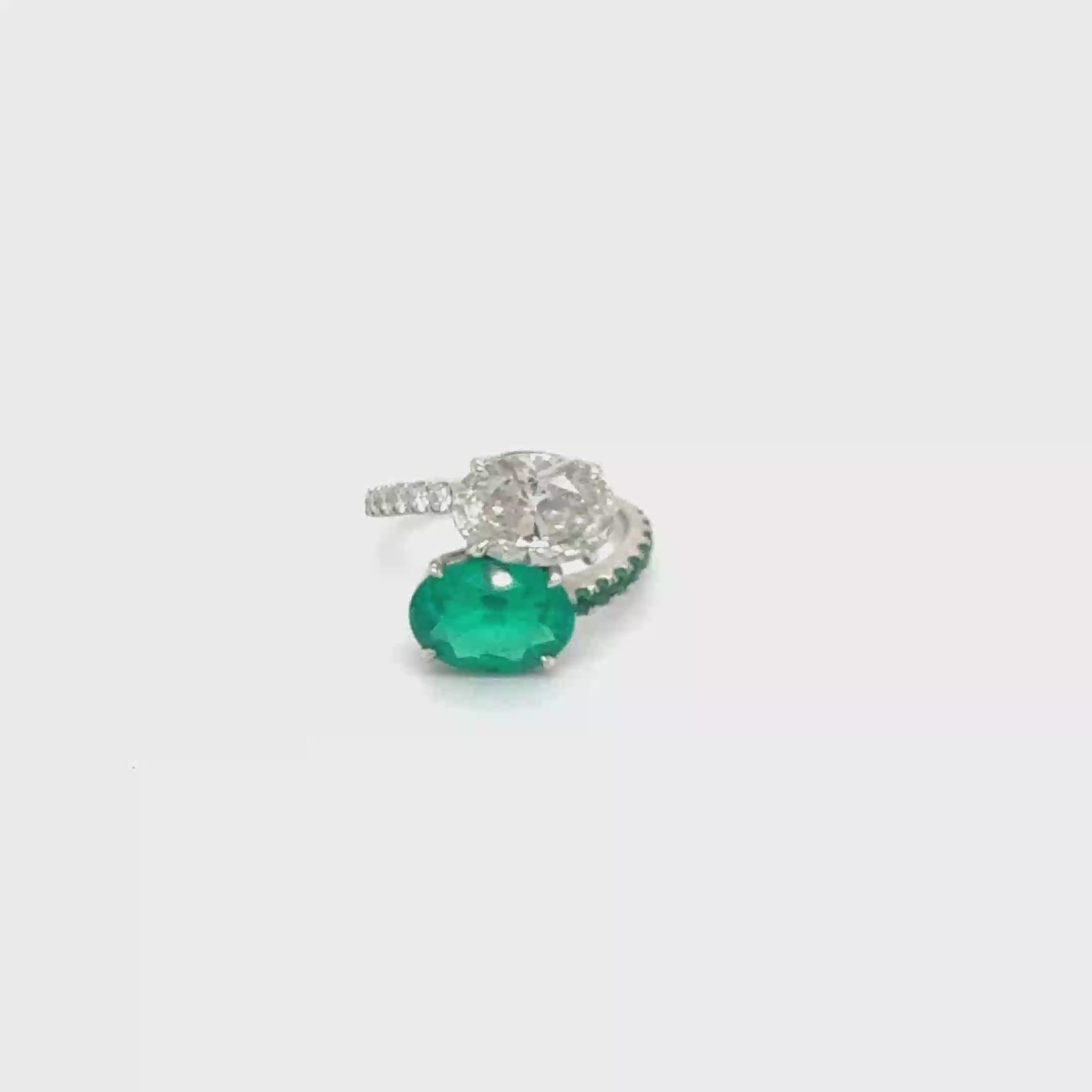 2CT Oval Lab-Grown & 1.88CT Lab-Grown Emerald “Toi et moi” Style Fashion Ring