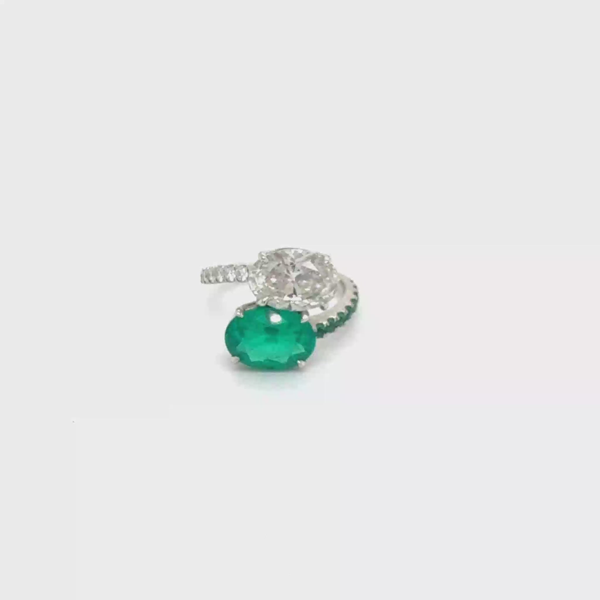 2CT Oval Lab-Grown & 1.88CT Lab-Grown Emerald “Toi et moi” Style Fashion Ring