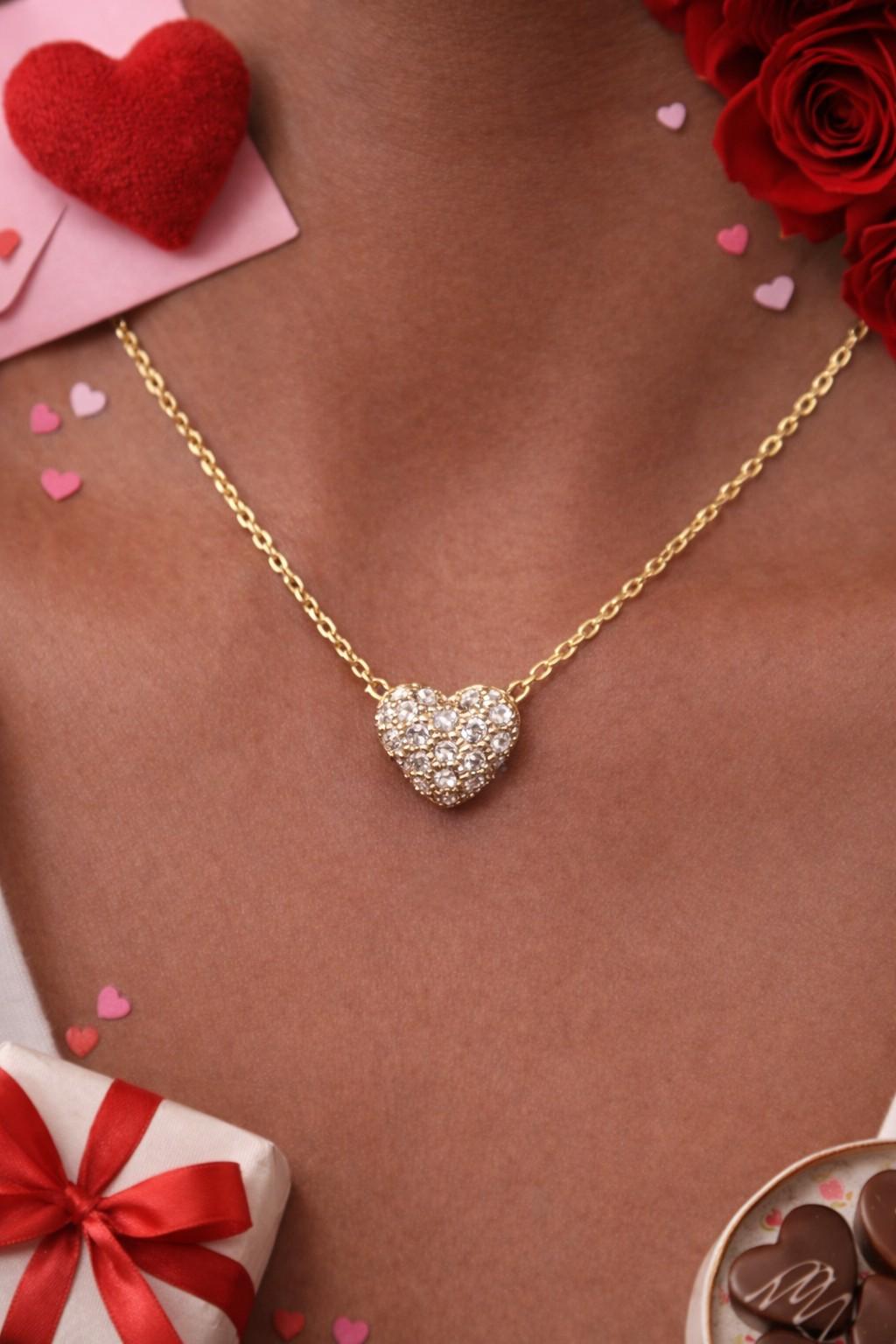 Valentine's day! Heart-Shaped Diamond Pendant Necklace in 18K YG